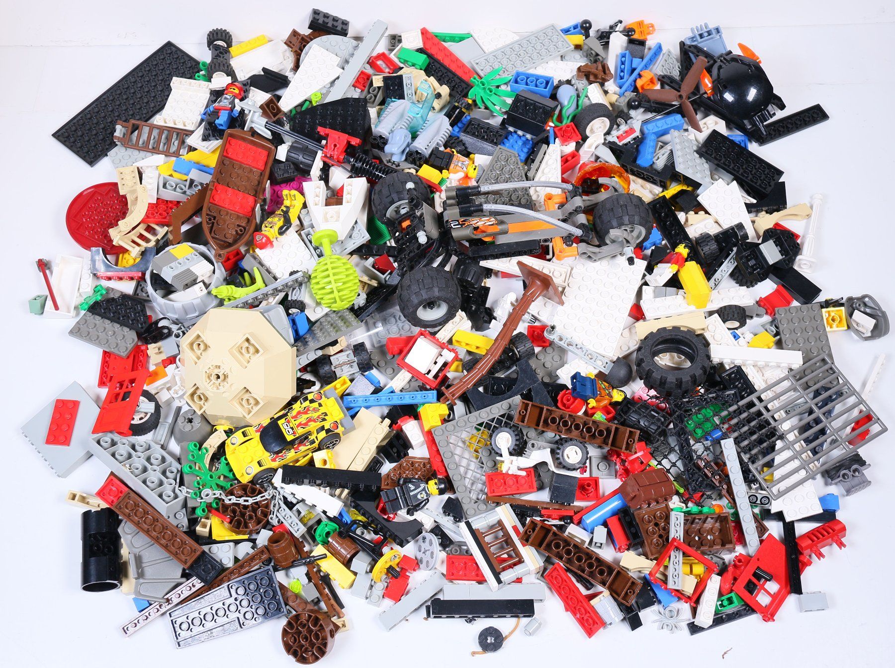 Lego Kit di costruzioni: 1.5 kg. Legoteile mit Minifiguren – Usato da Hettlingen venduto da Scholi99