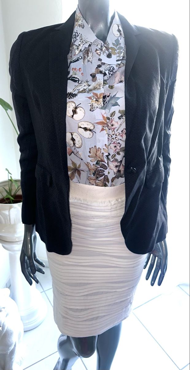 Massimo Dutti Vestes: MASSIMO DUTTI BLAZER GR. 38 WOLLE – D'occasion à Unteraegeri par MH203