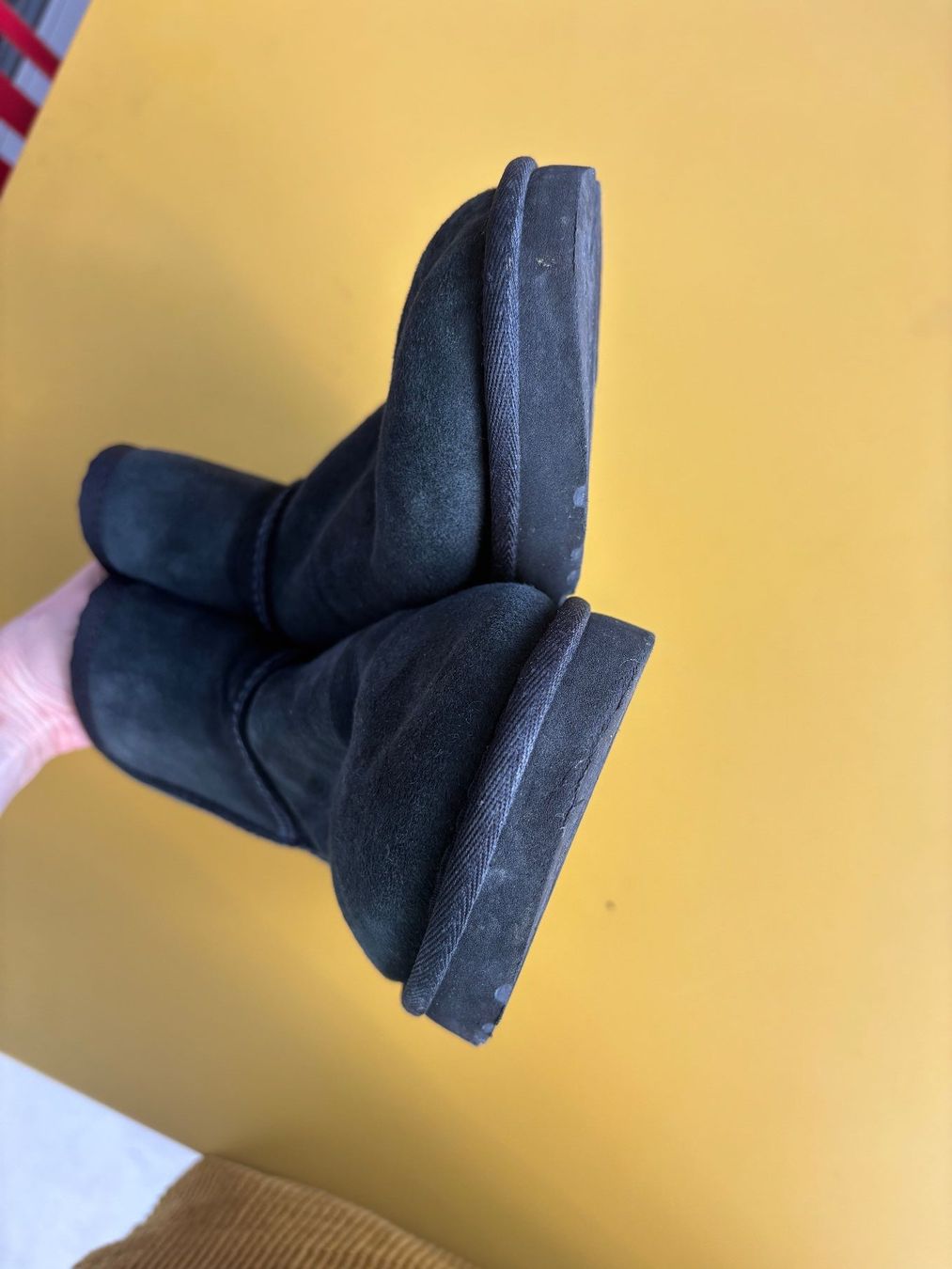 Ugg Chaussures femmes: UGG schwarze Stiefeletten Gr. 39 – D'occasion à Zürich par missmodernage 4