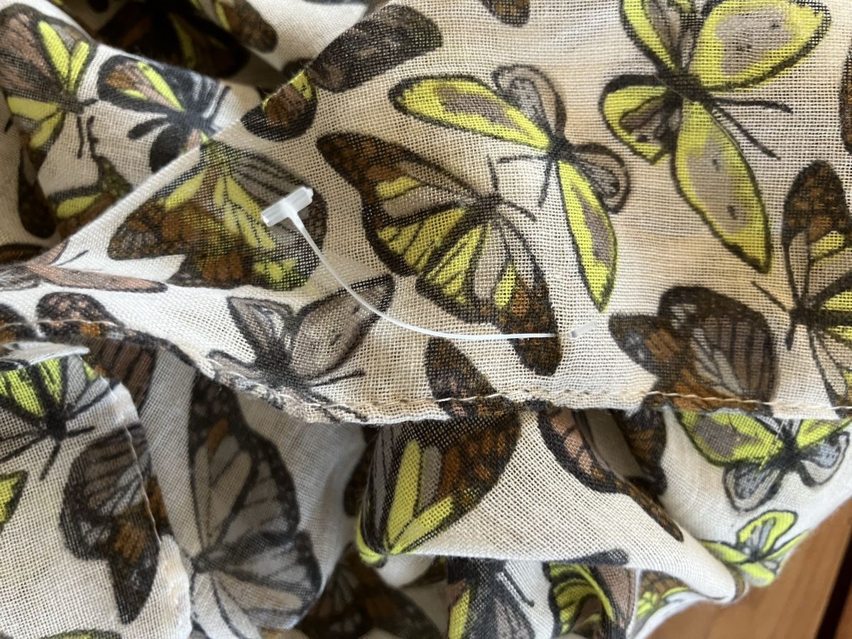Tom Tailor Foulards, Tücher & Schals: Neuer Tom Tailor Schal mit Schmetterlingen – Neu (gemäss Beschreibung) aus Ebnat-Kappel von Trolley 4