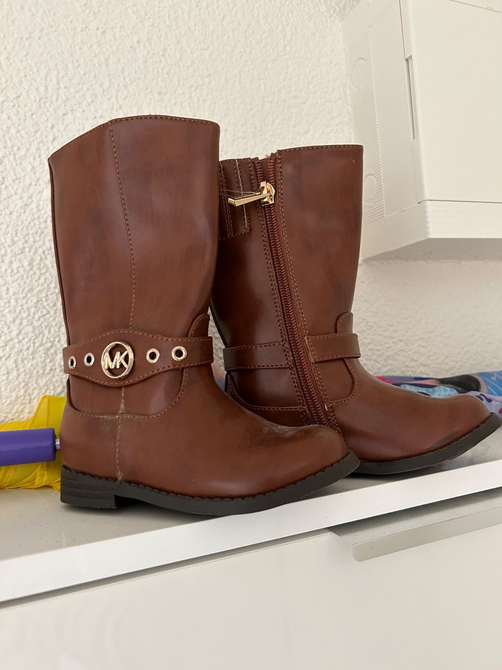 Michael Kors Chaussures filles: Michael Kors Kinder Stiefel gr 23 – Neuf avec emballage d'origine à Basel par Lady_591-184_ 2