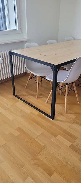 Tische: Esstisch Holz & Metall – Gebraucht aus Kleinandelfingen von Minimalismus 2