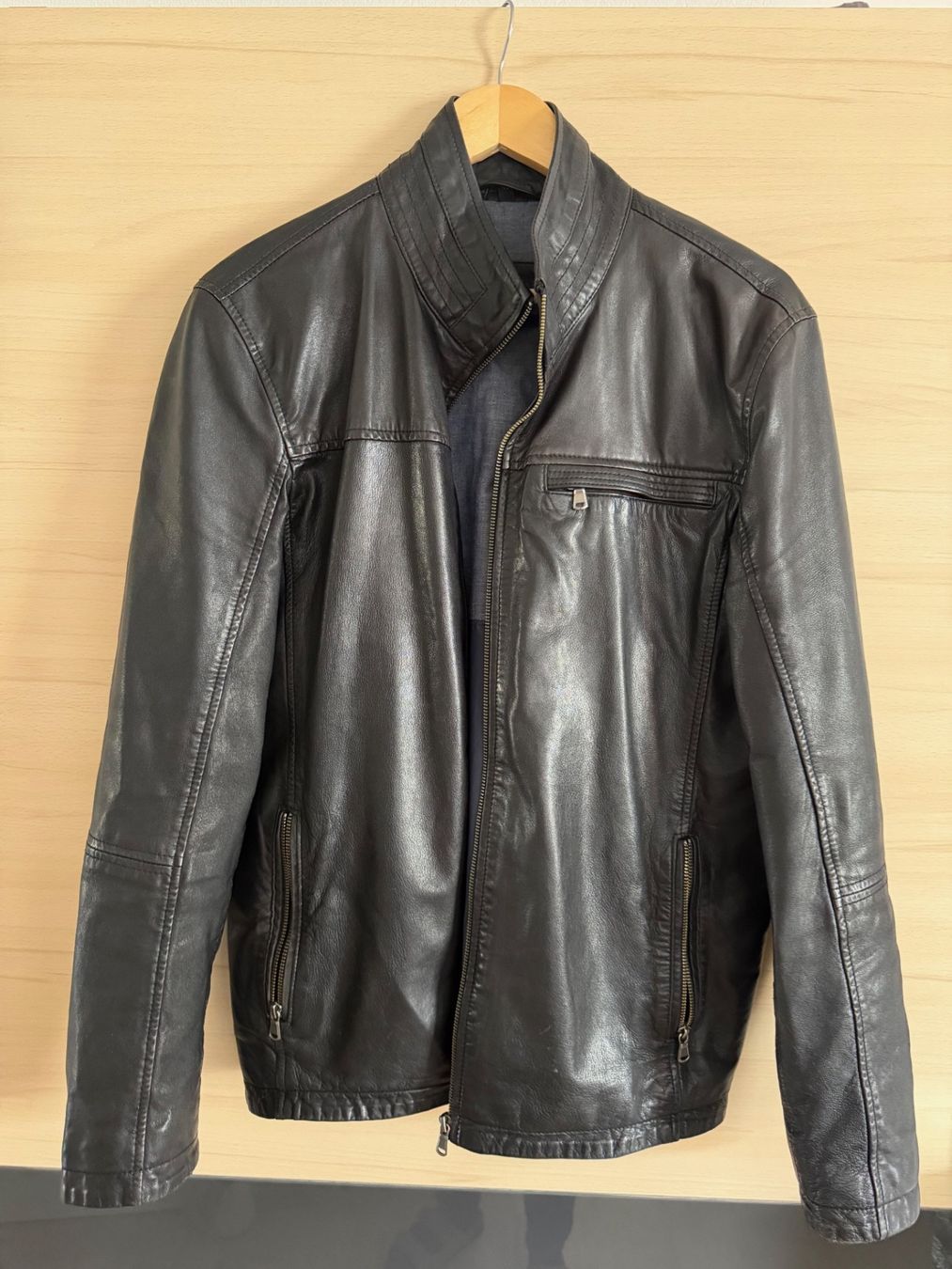 Vestes: Veste en cuir 48 – D'occasion à Bulle par Apocalyqse