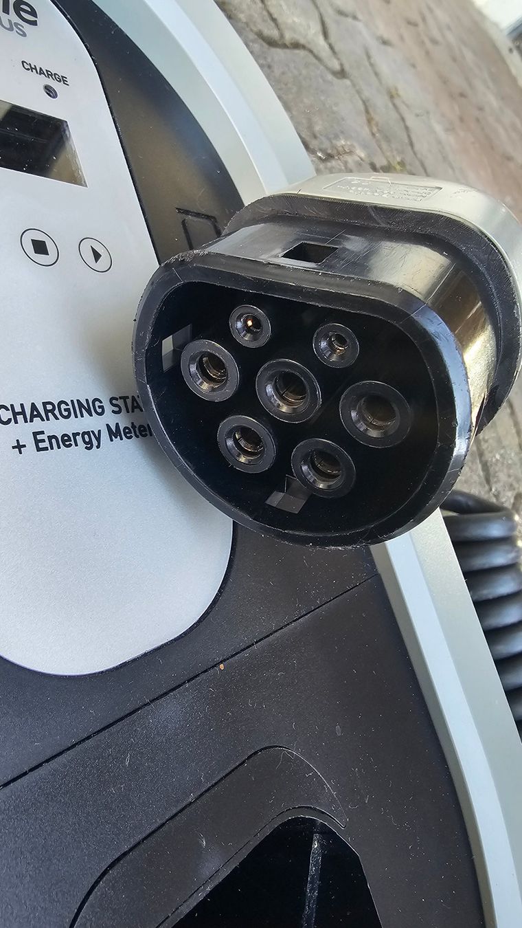 Batterie-Ladegeräte: Ratio Home Box Plus Ladestation mit Energiemeter – Gebraucht aus Boniswil von LakeSide_Boniswil 3