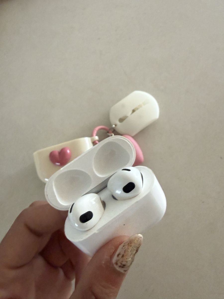 Apple Cuffie: Apple Airpods 3rd Gen used once – Nuovo (secondo la descrizione) da uster venduto da gnoomsarereal 1