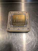Art Deco Buchstabe Vorlagen in attraktiver Metall Dose.