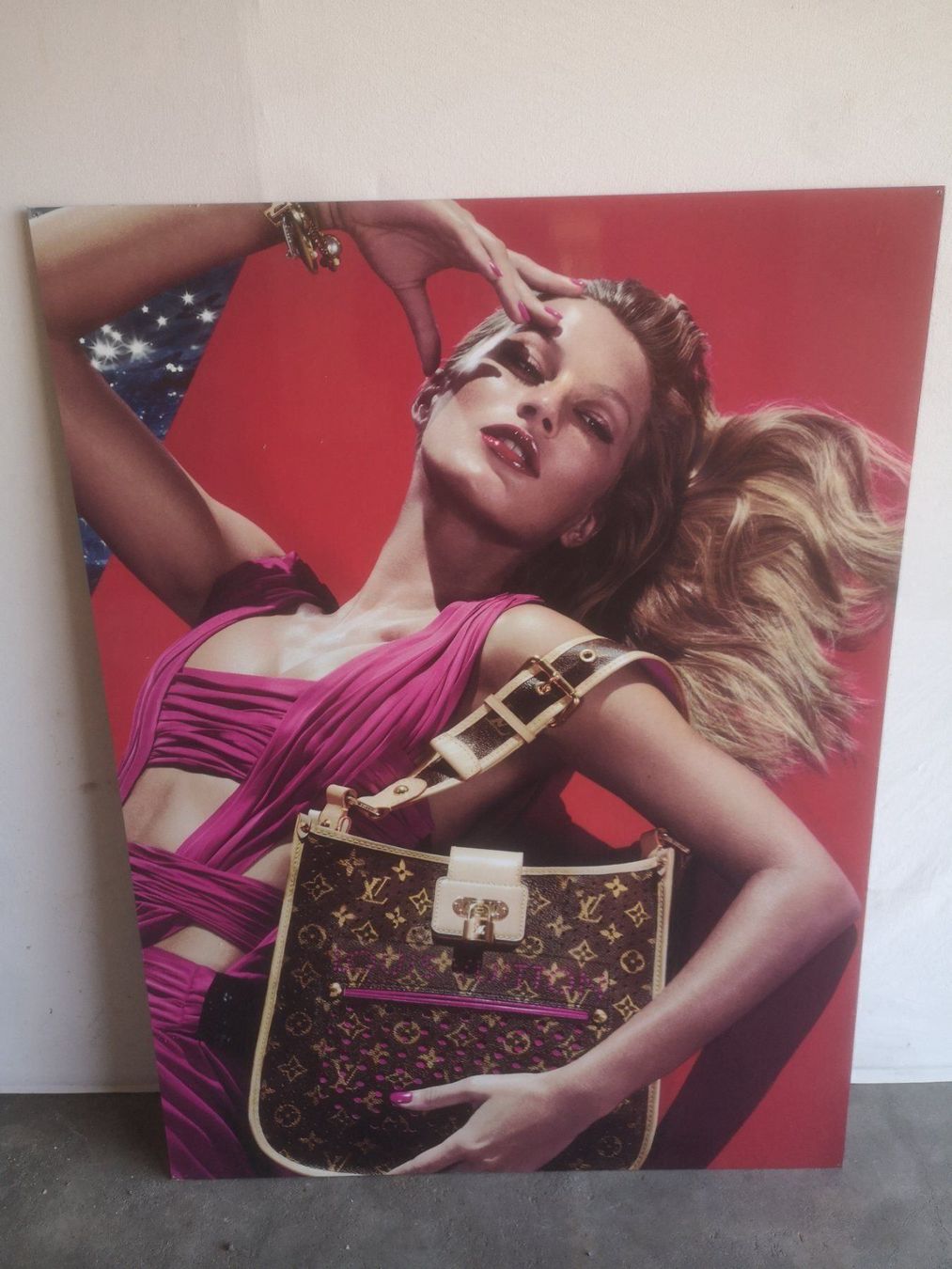 Foto & Immagini: Louis Vuitton Schaufensterdeko – Usato da Hellbühl venduto da 30R_R30