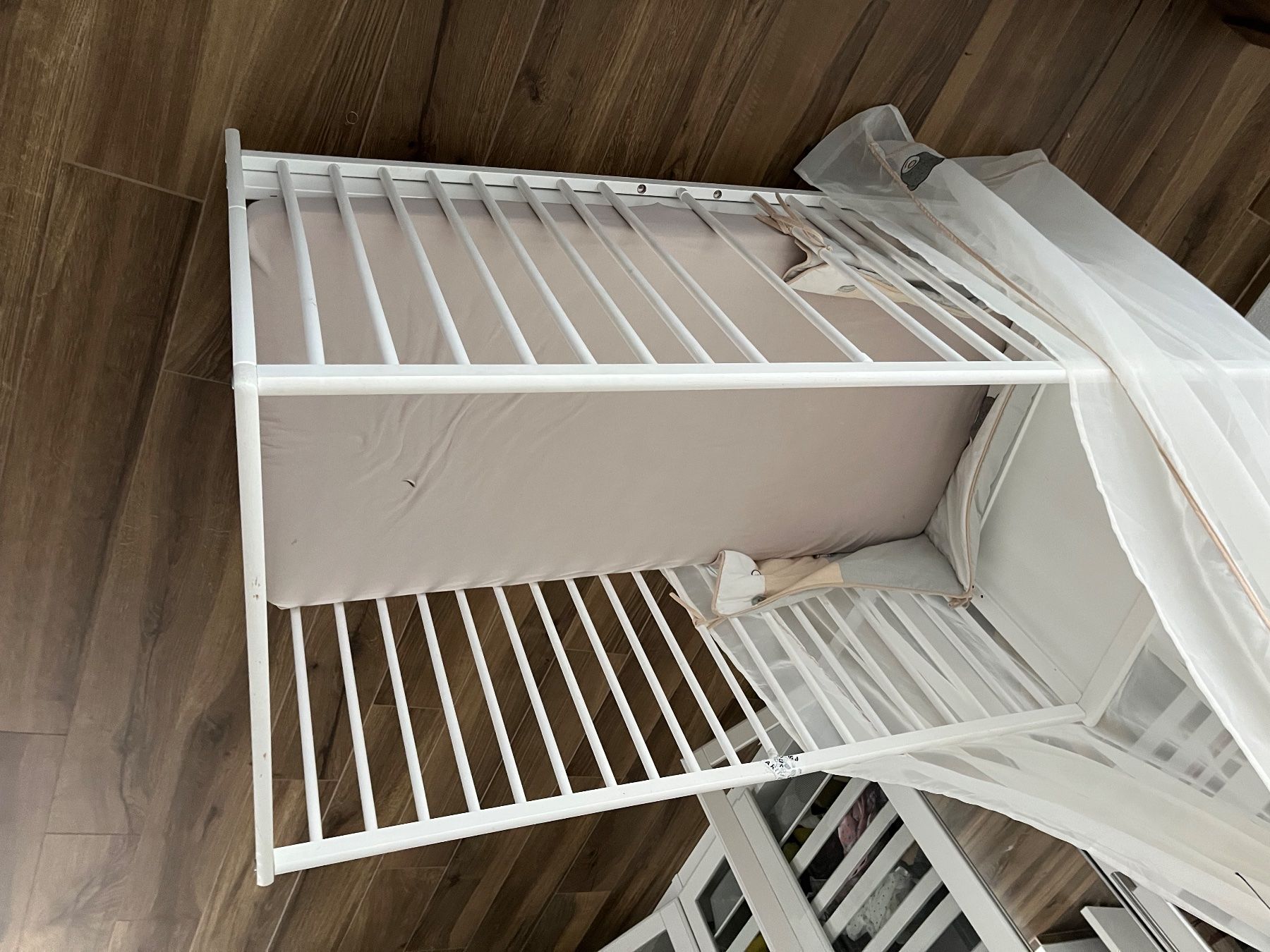 Lits: Babybett 140cm x 70cm – D'occasion à Seewen SZ par lukiiikuhn 1