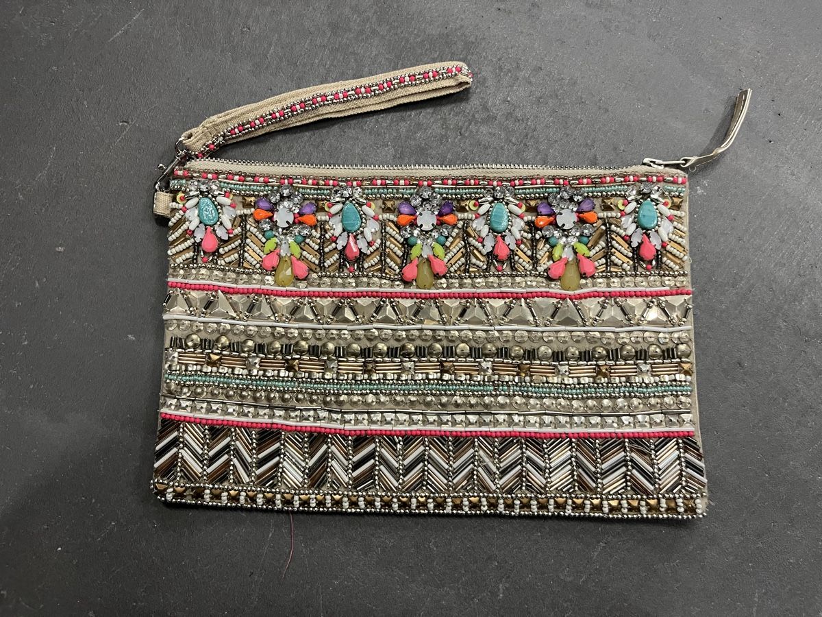 Borse da donna: Clutch Accessorize bestickt mit Perlen – Usato da Zürich venduto da ana.vla