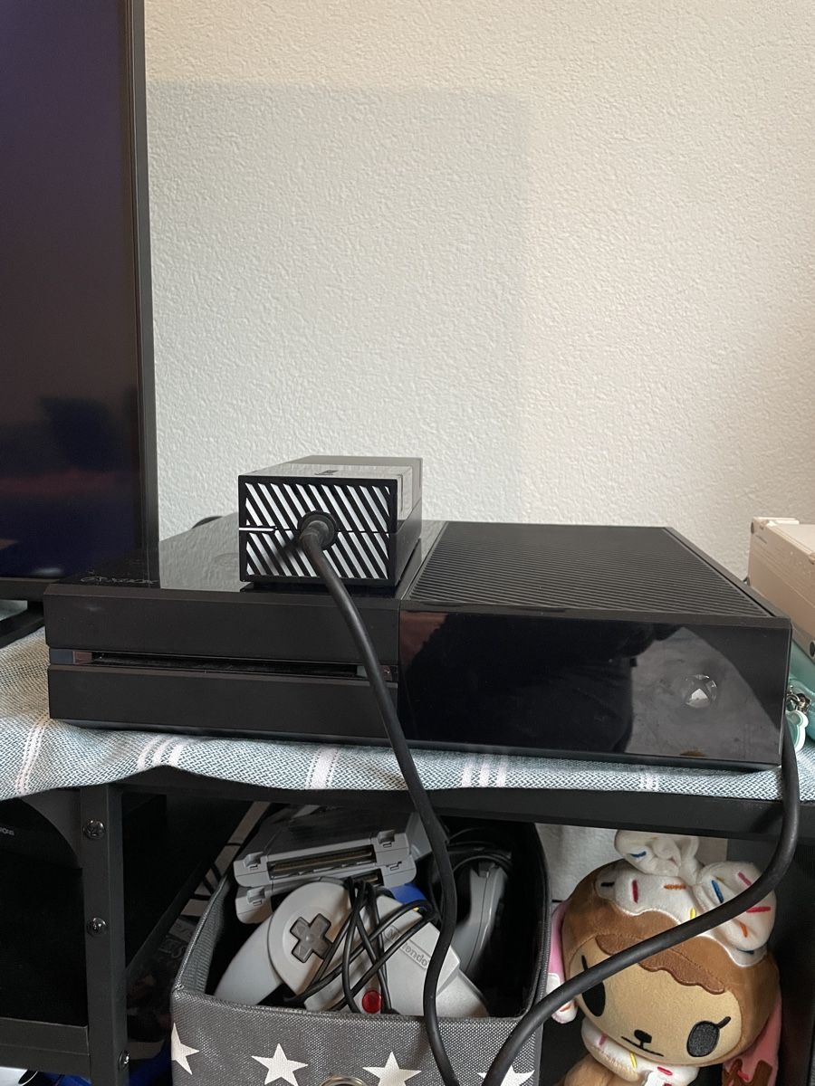 Microsoft Console: Xbox One 500 Gb + 2 Controllers + Kinect + 14 Games – Usato da La Neuveville venduto da RainbowCupcake 7