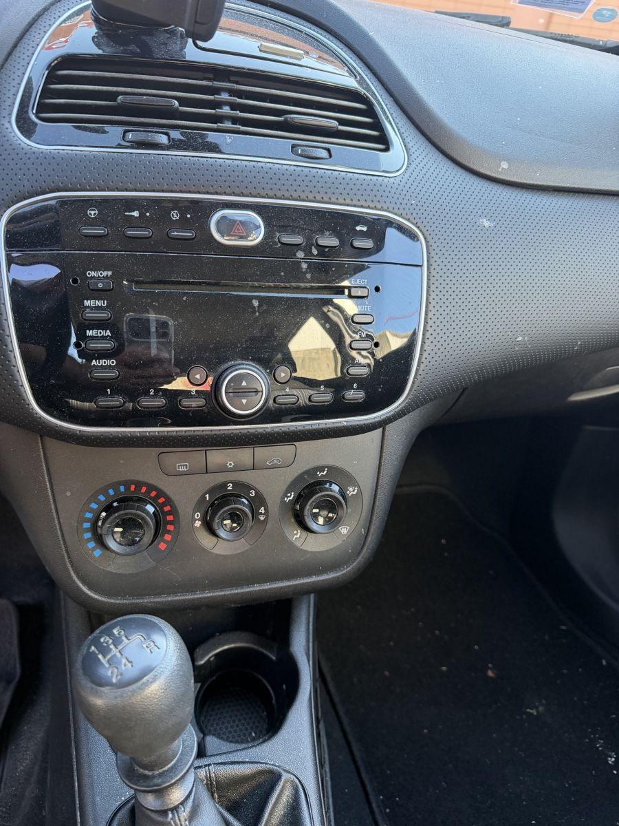 Fiat Autos: Fiat punto – D'occasion à La Chaux-de-Fonds par Transportchezmax 5