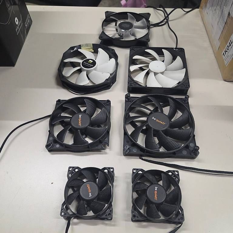 Componenti elettronici: PC-Lüfter-Bundle: be quiet, Thermaltake, Cooler Master uvm – Usato da Zürich venduto da thorringor