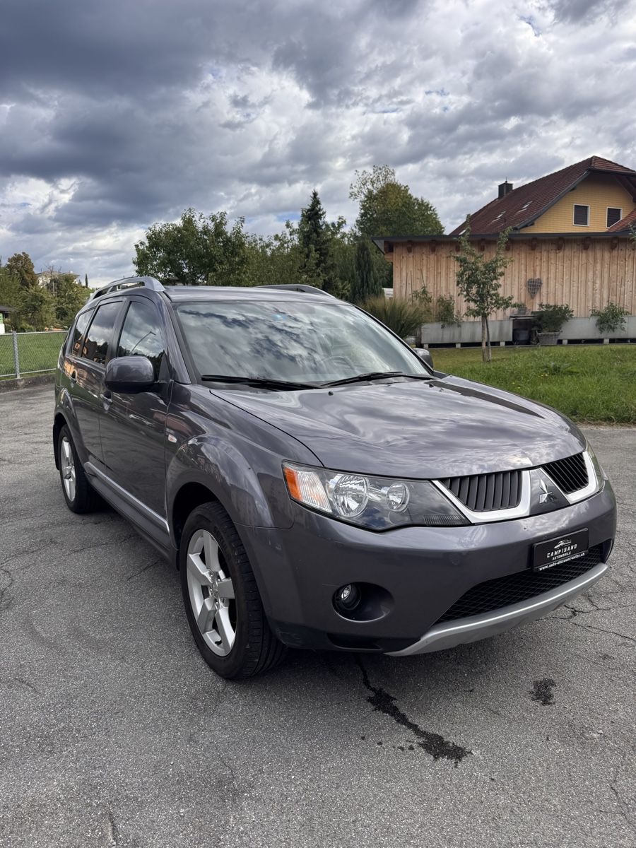 Mitsubishi Automobili: Mitsubishi Outlander 2.4 4x4  – Usato da Schaanwald venduto da Super113 3