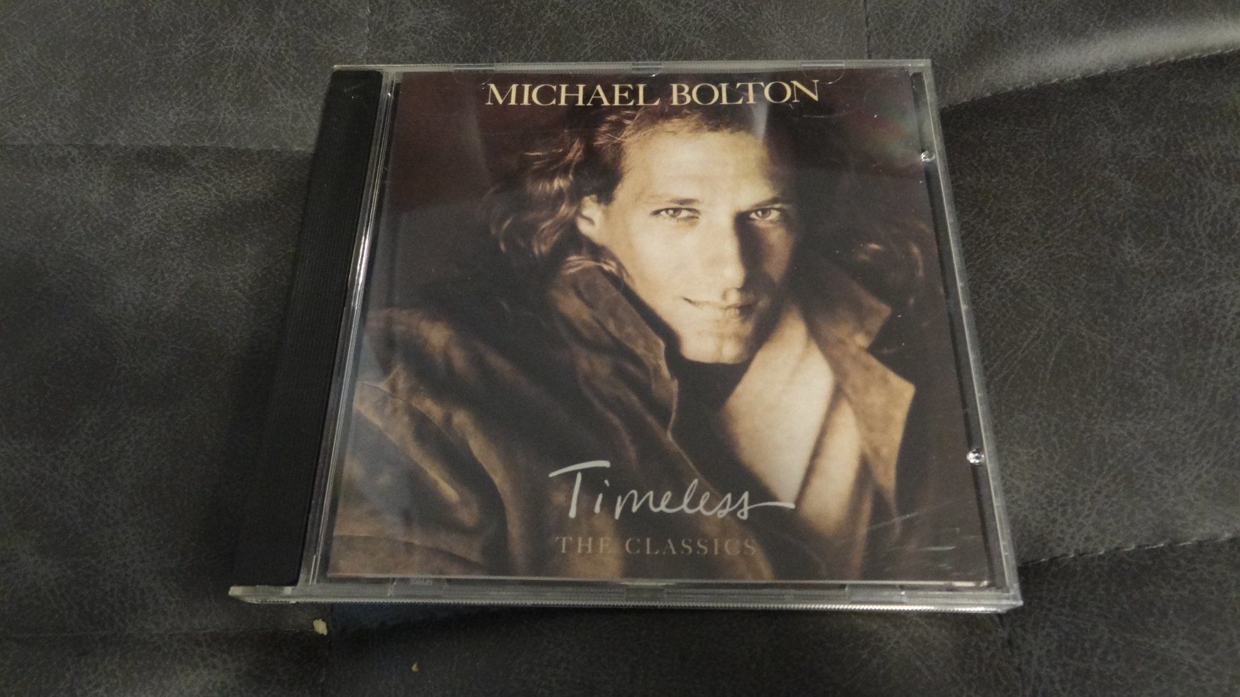 CD: Michael Bolton - Timeless - The Classics CD – Usato da Olten venduto da Disc-Ausverkauf