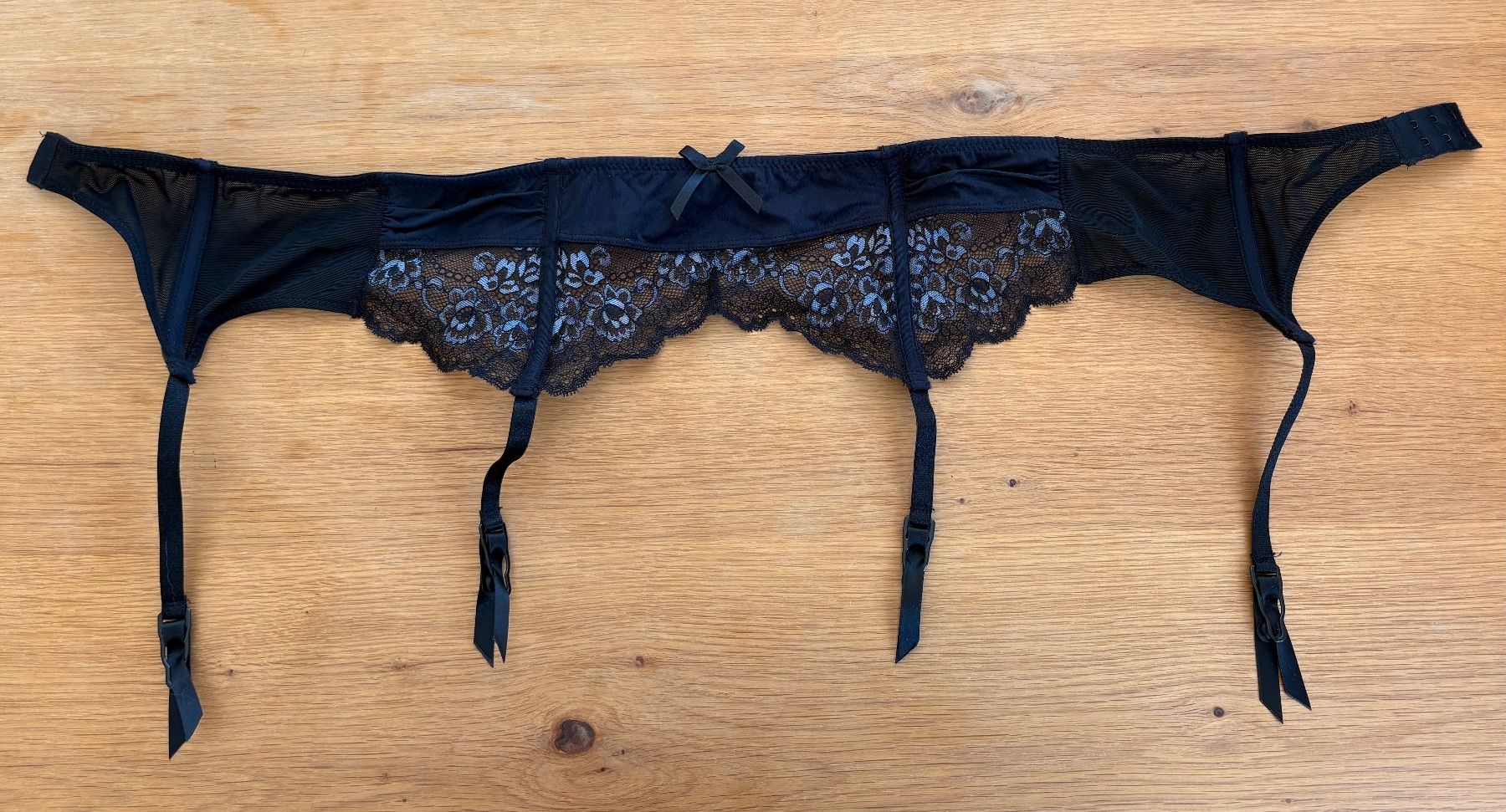 C&A Altra biancheria intima: Strumpfhalter verstellbar Spitze/Silikon/Satin,NEU – Nuovo (secondo la descrizione) da Siblingen venduto da Vany_McDougall 6