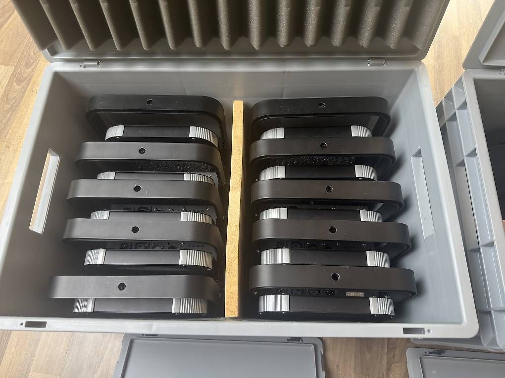 Lampade: Party Licht Equipment – Usato da Niederscherli venduto da Noe7705 3