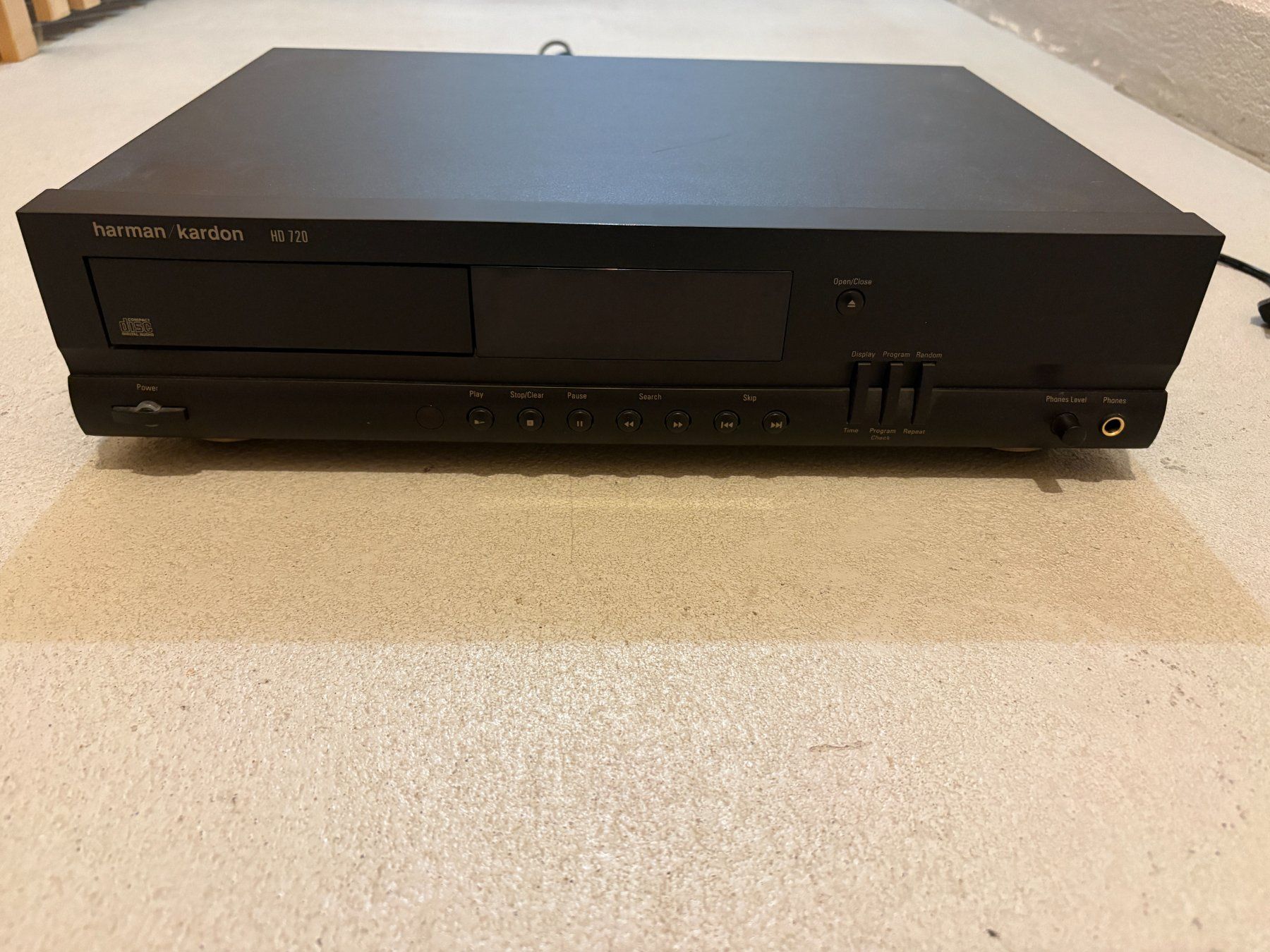 Harman-Kardon Multimediaplayer & Streamer: Harman Kardon HD 720 CD Spieler – Gebraucht aus Elgg von Jo_Naj