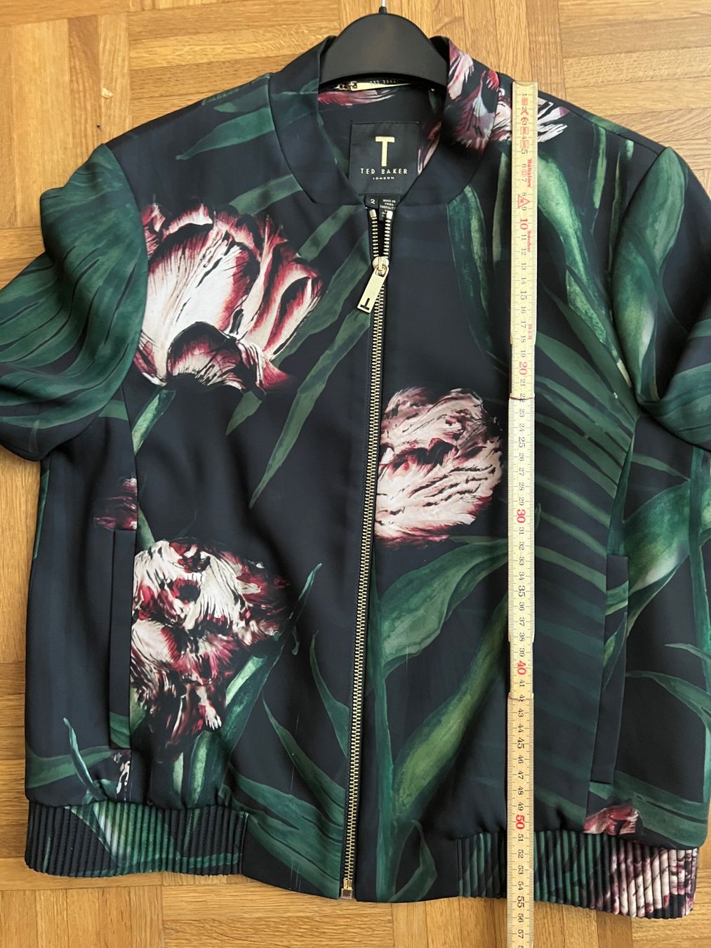 Ted Baker Giacche: Jäckli Ted Baker Gr 2 – Usato da schaan venduto da Ak9jg8 4