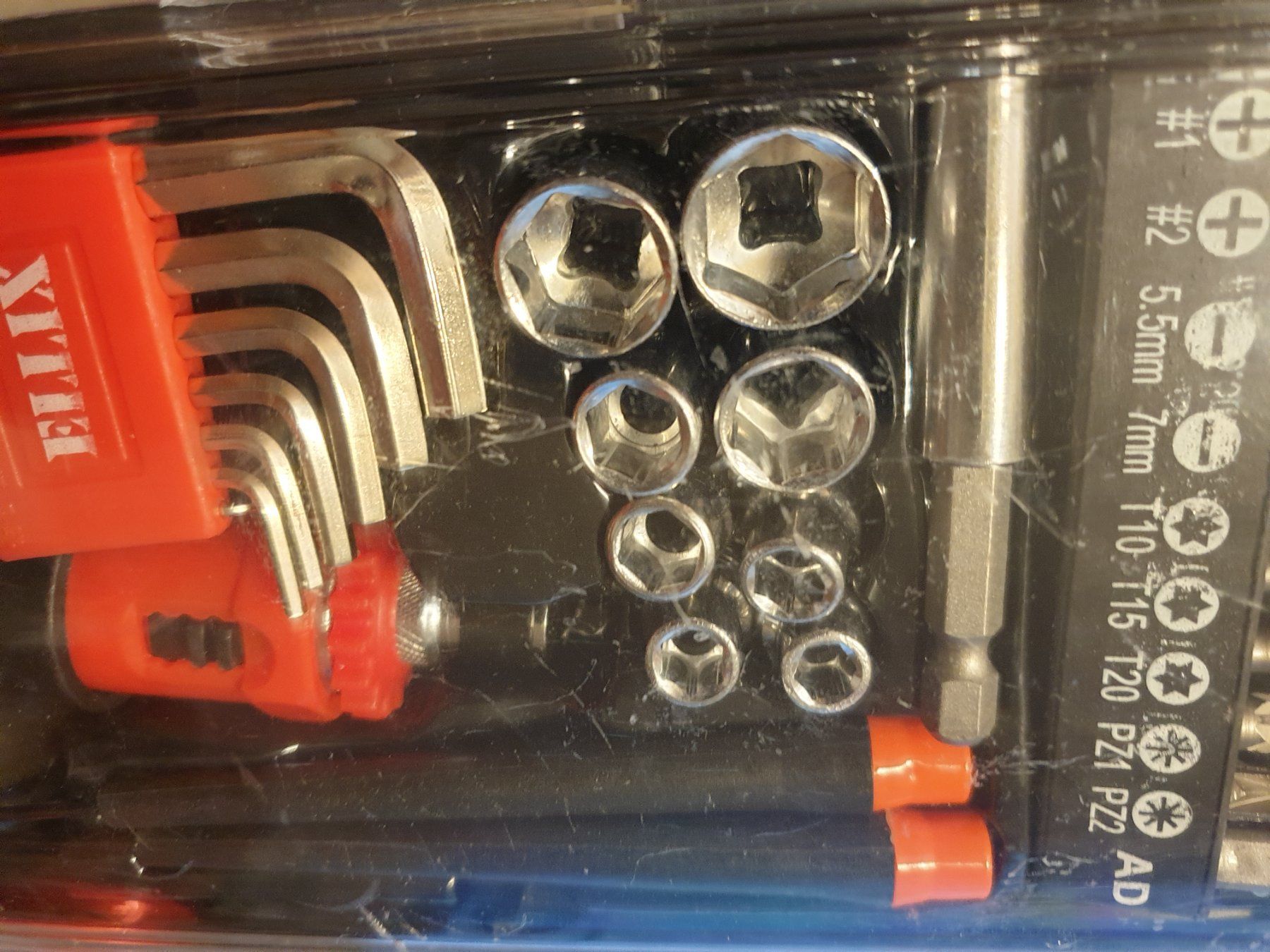 Alle Werkzeuge: Werkzeugset – Neu und originalverpackt aus Horw von Arta20000 1