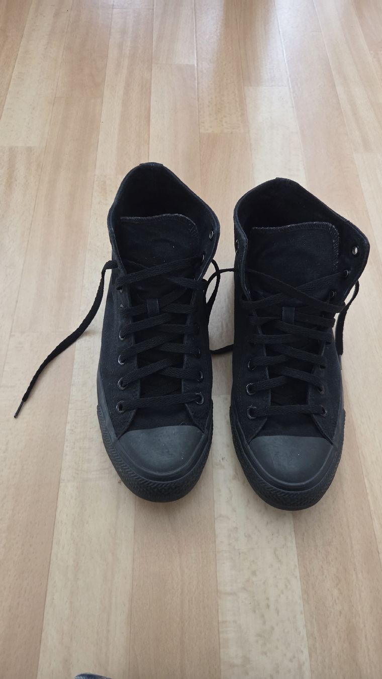 Scarpe da uomo: Converse 8.5 Schwarz – Usato da Illnau venduto da Holzerexpress