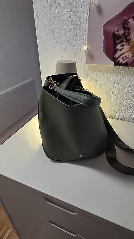 Borse da donna: Damen Handtasche  – Usato da Wallisellen venduto da alj_cr5c 3