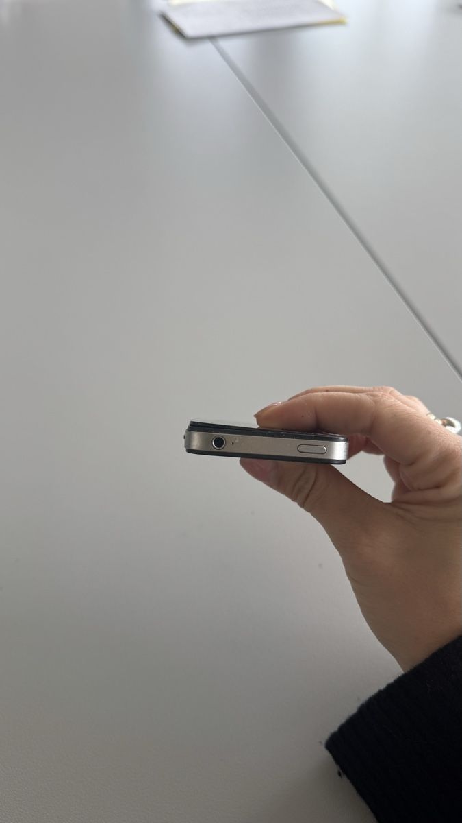 Apple Handys / Smartphones: iPhone 4  – Gebraucht aus Zürich von AliciaMiller 4