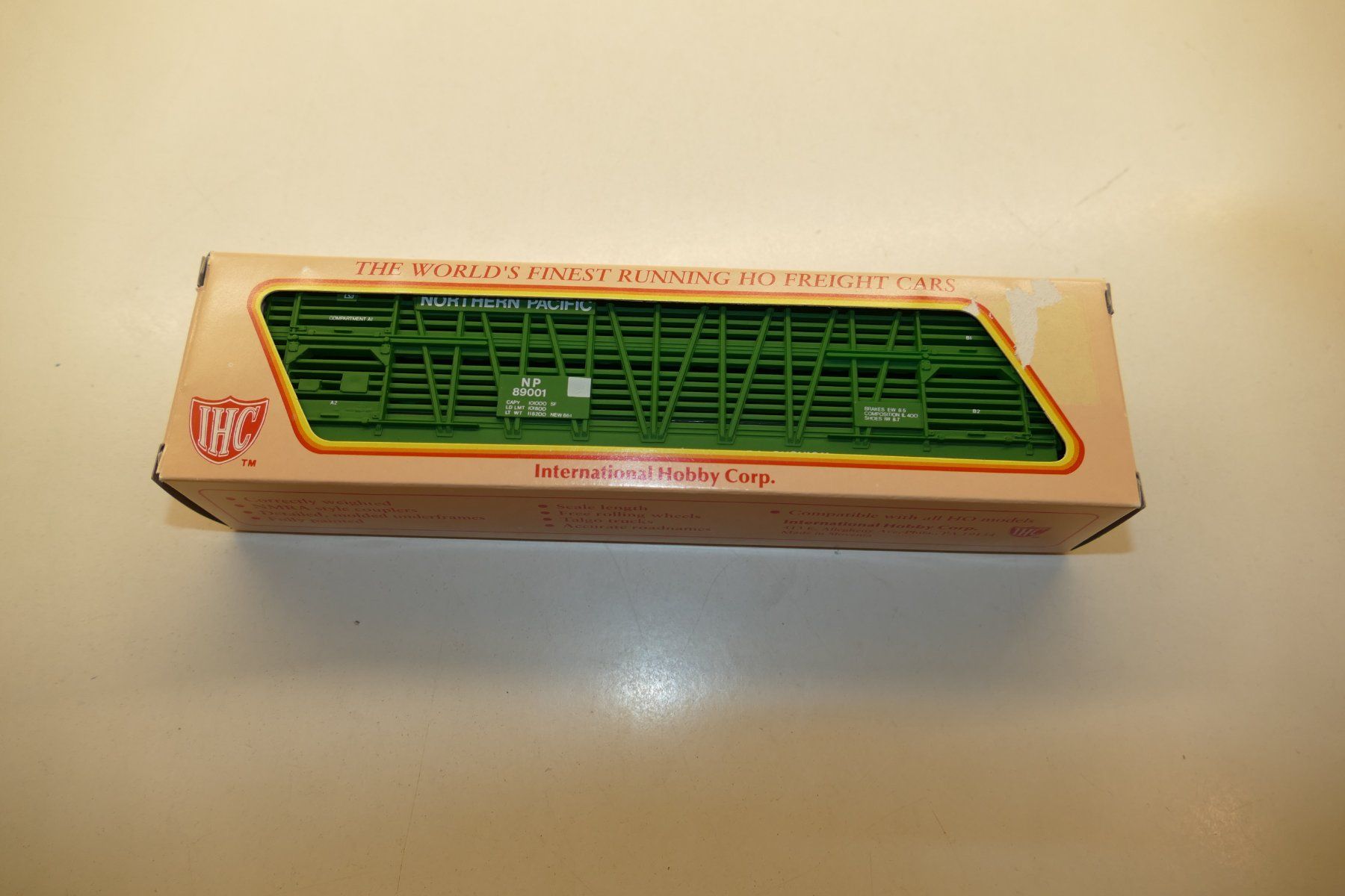 IHC Modelleisenbahnen: IHC H0: US Box Car Northern Pacific – Neu und originalverpackt aus Niederhasli von rail-duerst