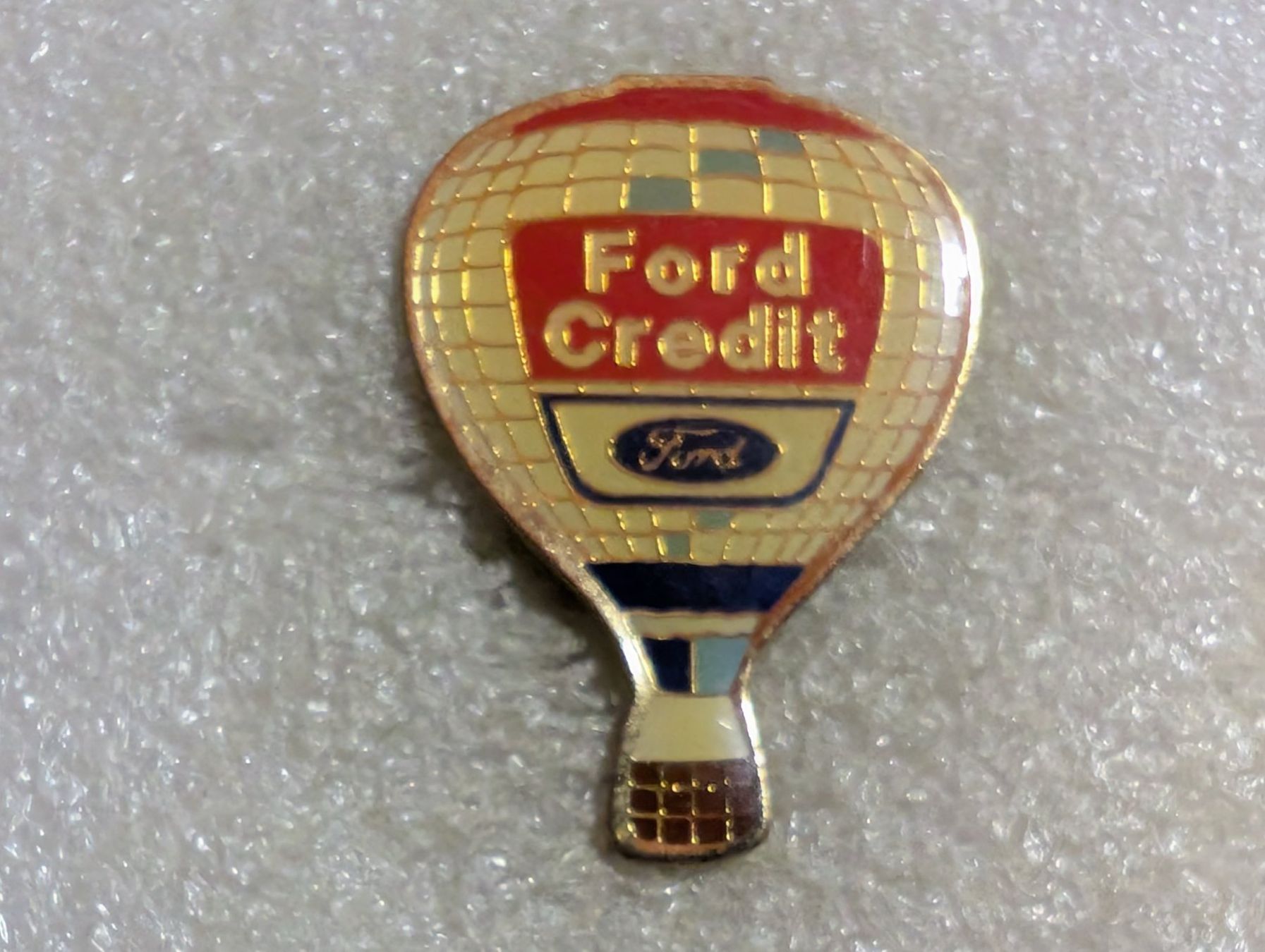 Placchette & Badge: Ansteckpin 185: Luftballon Ford Credit – Usato da Oppligen venduto da Pin-Fall-Shop