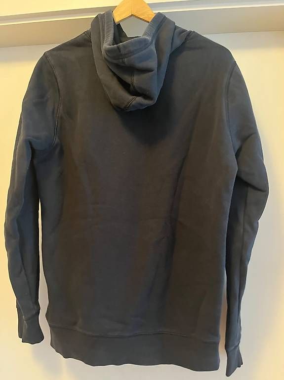 Under Armour Maglioni & Felpe: Sweat-shirt – Usato da Satigny venduto da vanne2206 1