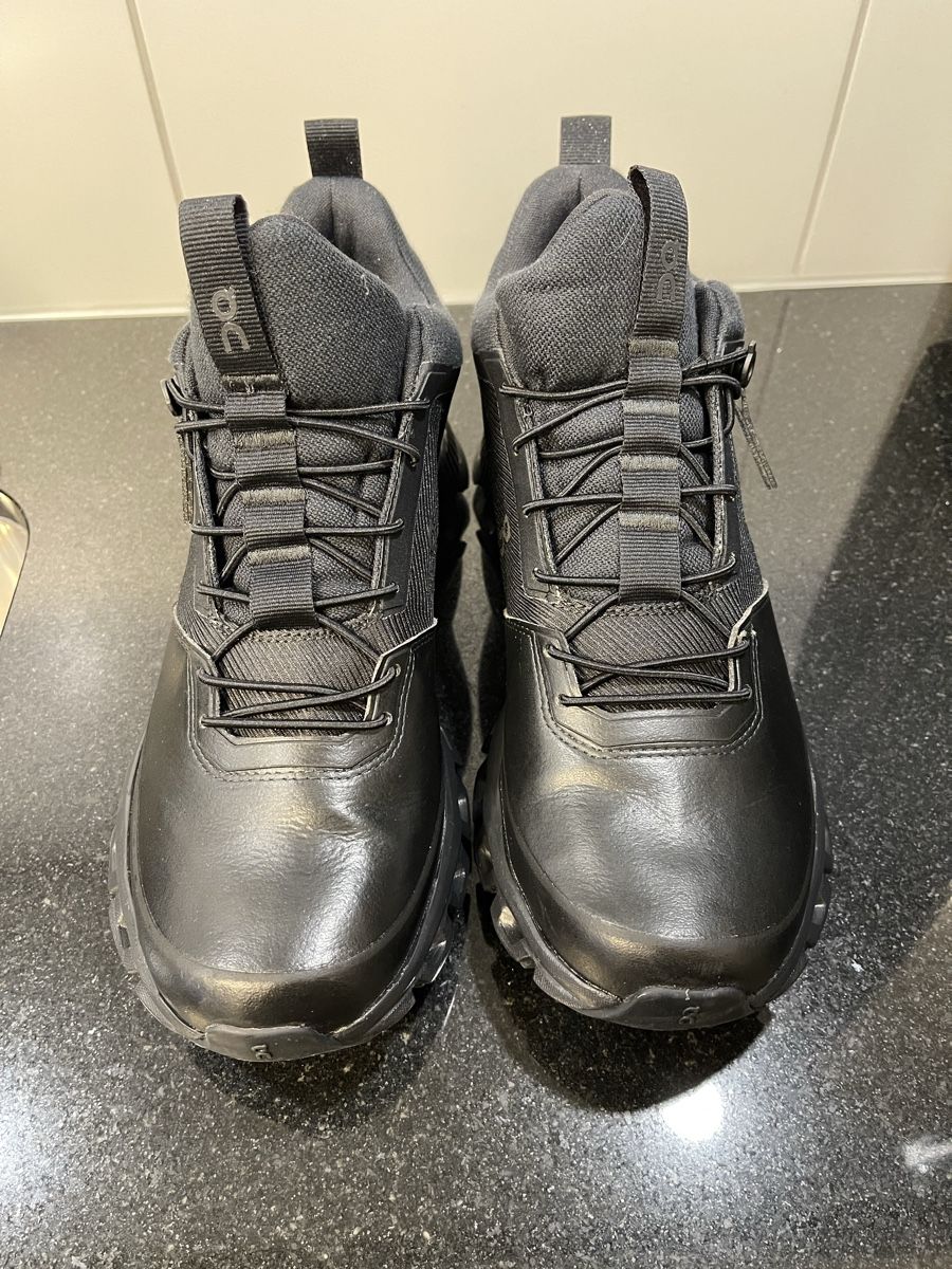 Damenschuhe: On Cloud Hi Waterproof Laufschuhe - Schwarz – Neu (gemäss Beschreibung) aus Oberrieden von Boccia1981