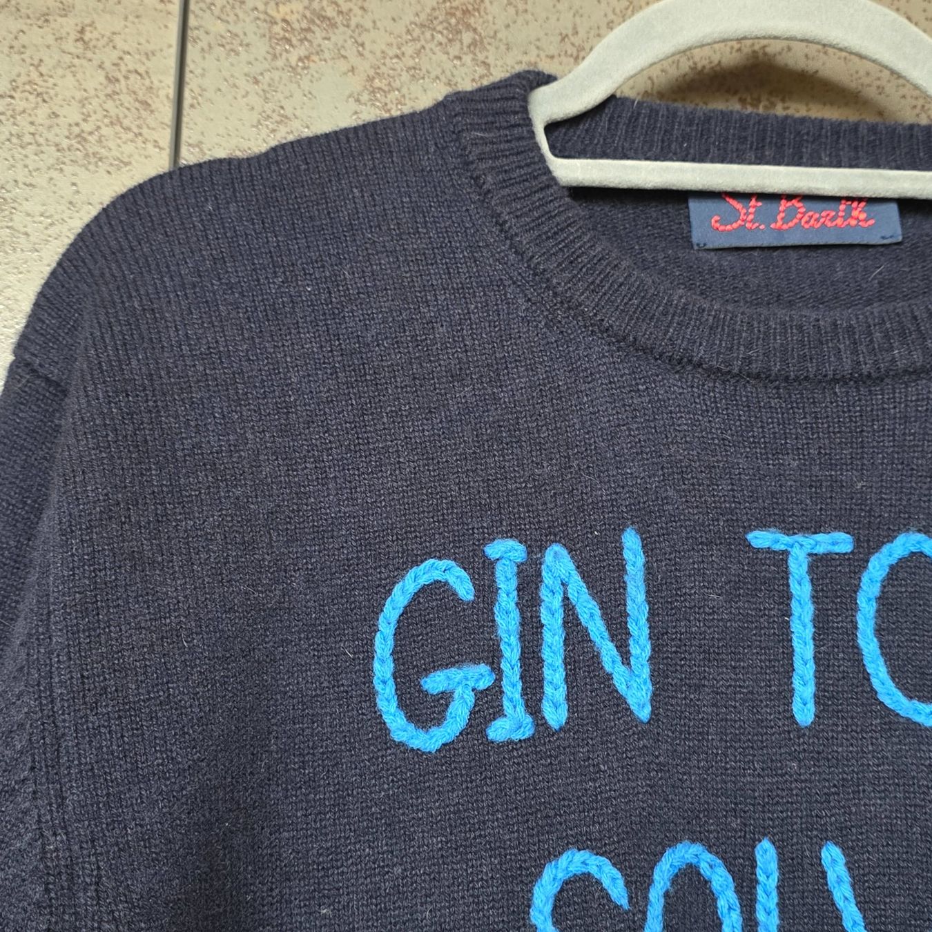 Pullover & Sweatshirts: 🐸 ST. BARTH KASCHMIR PULLOVER L " GIN SOLVES EVERYTHING " – Gebraucht aus Môtier (Vully) von Frogs 4
