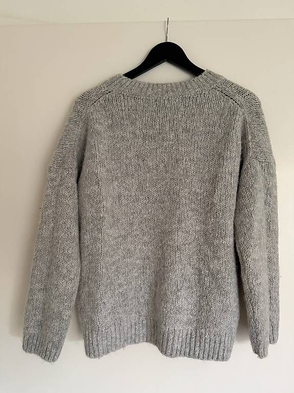 Pullover & Sweatshirts: Damenpullover Massimo Dutti XS S – Gebraucht aus Küsnacht ZH von nat_m97w 1