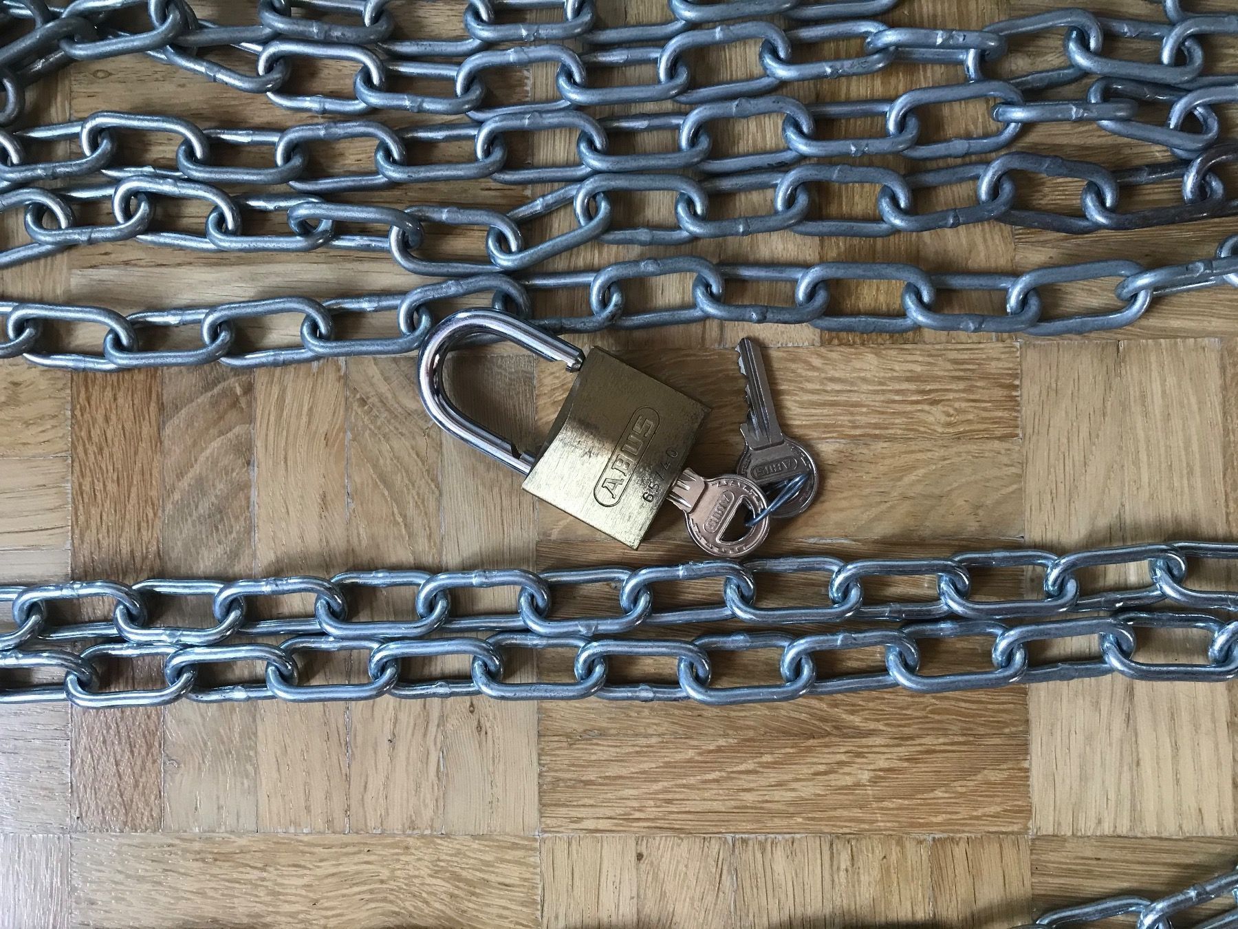 Cadenas: 2 Eisenketten mit ABUS - Schloss – D'occasion à stäfa par brandy66 1