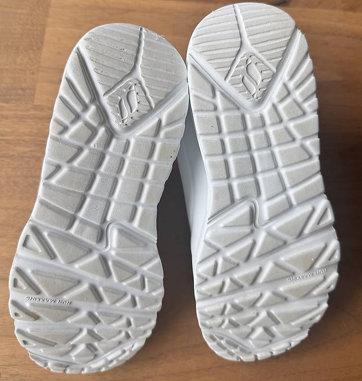 Scarpe per ragazze: Skechers Uno Gr. 31 – Usato da Horw venduto da VS231 1
