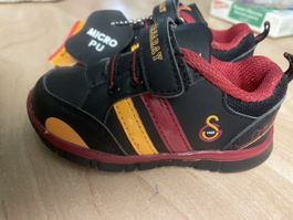 Galatasaray Kinder Schuhe, Grösse 21 Neu mit Etikett!