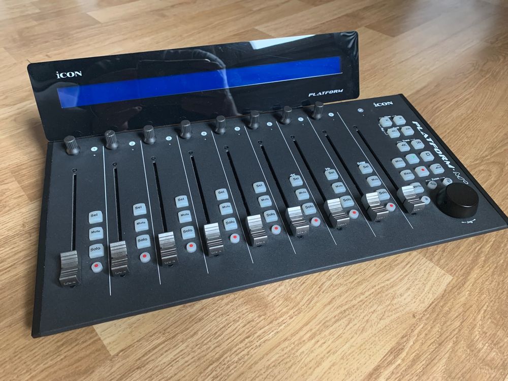Icon Platform M+ und Platform D (Display) | Kaufen auf Ricardo