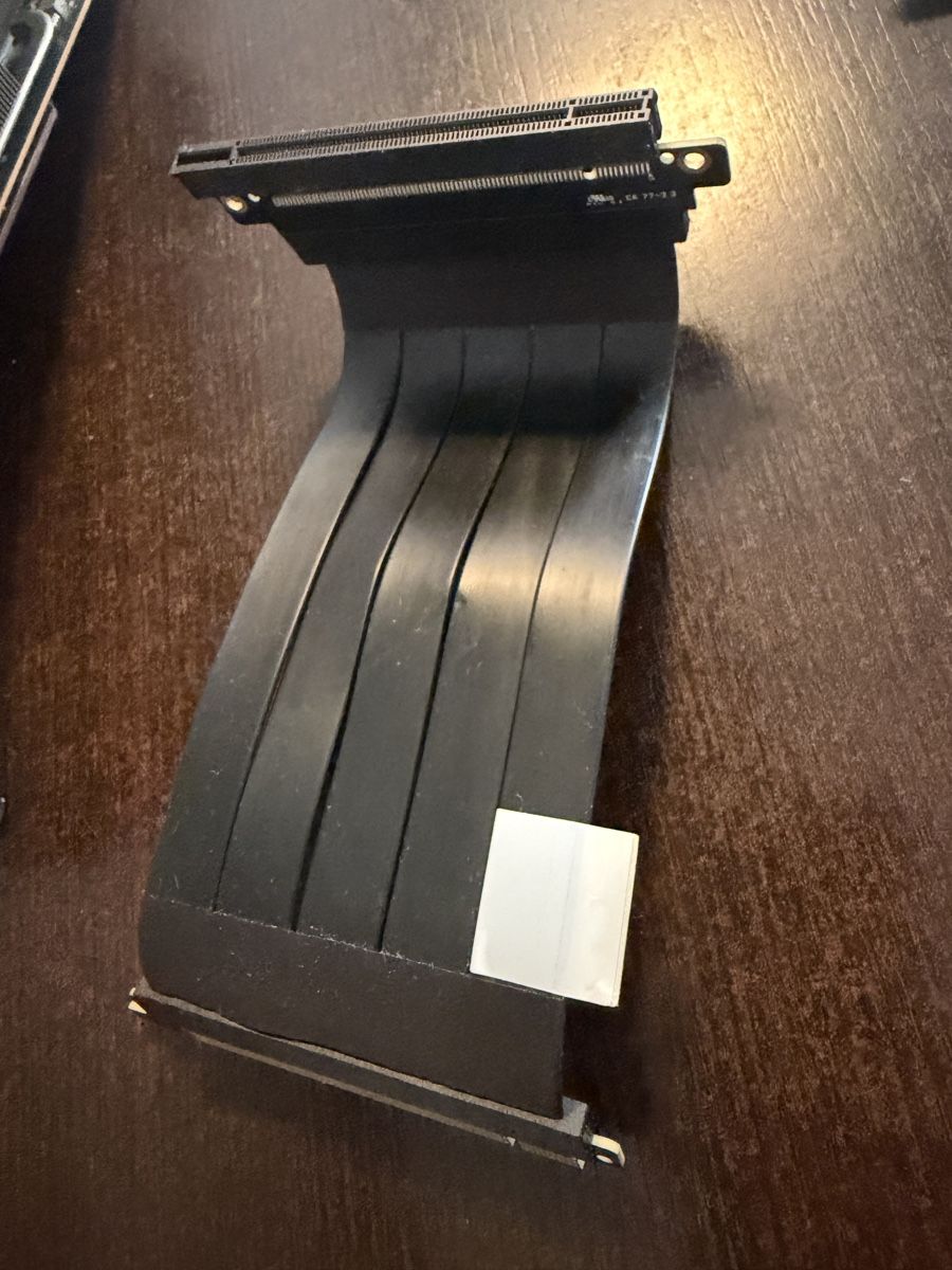 Asus Schede grafiche: ASUS GPU Vertical Mount Riser Cable – ROG Strix GA35DX  Sell – Usato da aubonne venduto da x_yz 1