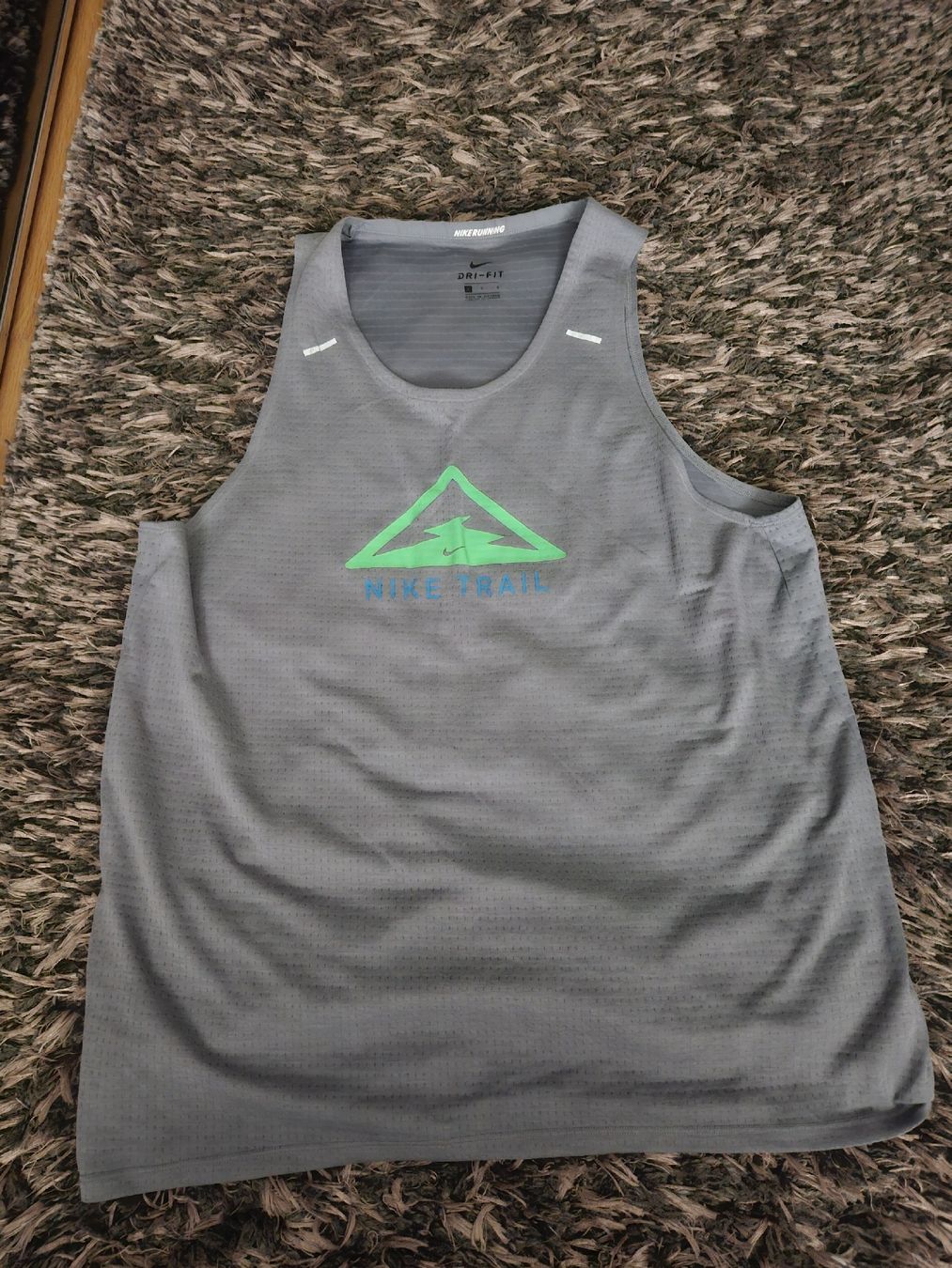 Nike T-shirt: Nike Trail Running Gr.L – Usato da Emmenbrücke venduto da TopGato