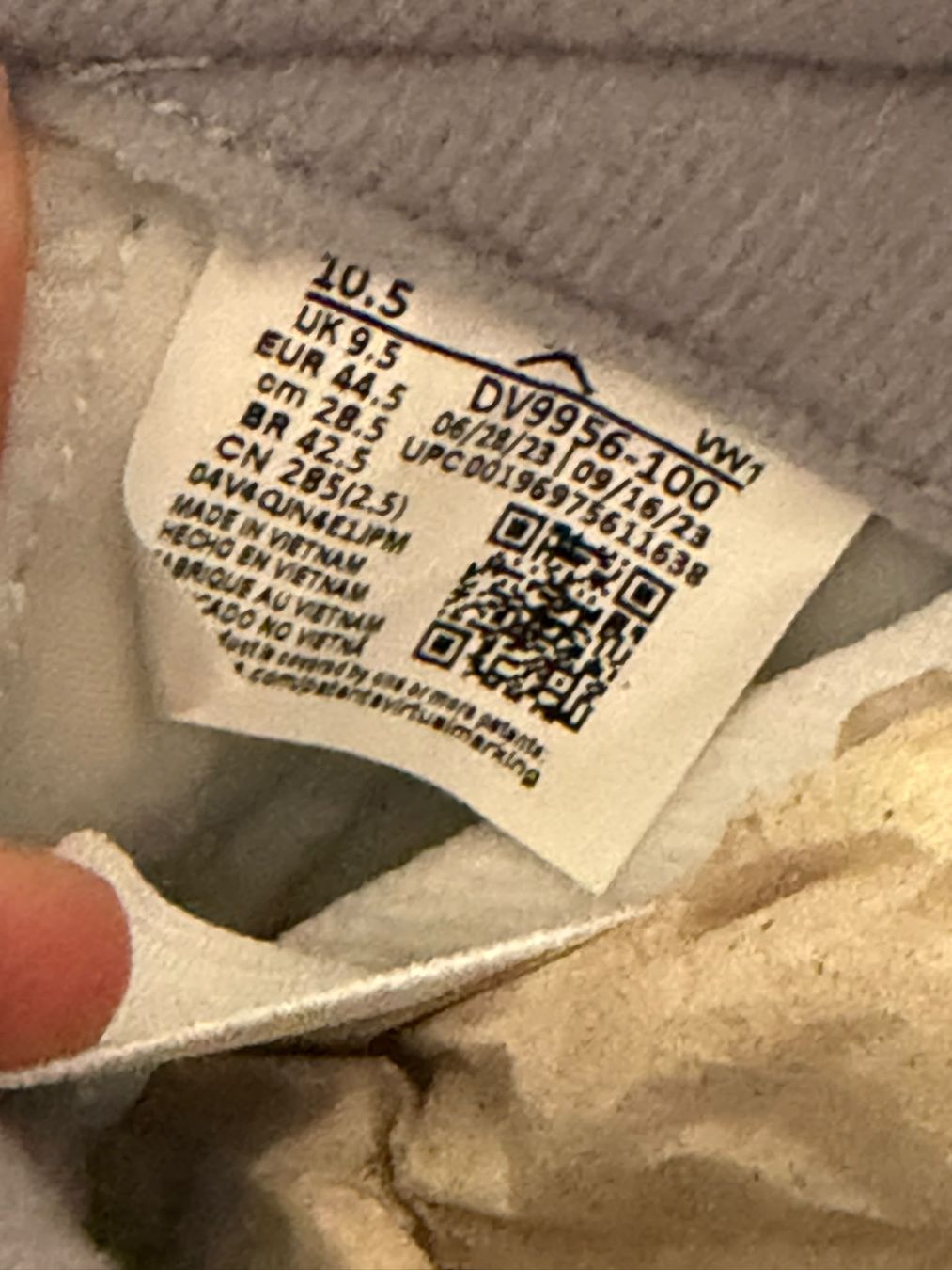 Jordan Chaussures hommes: Nike Air Jordan 2 Retro Low Python Grösse 44.5 neu mit Box – Neuf avec emballage d'origine à Laufen par Happi121 4
