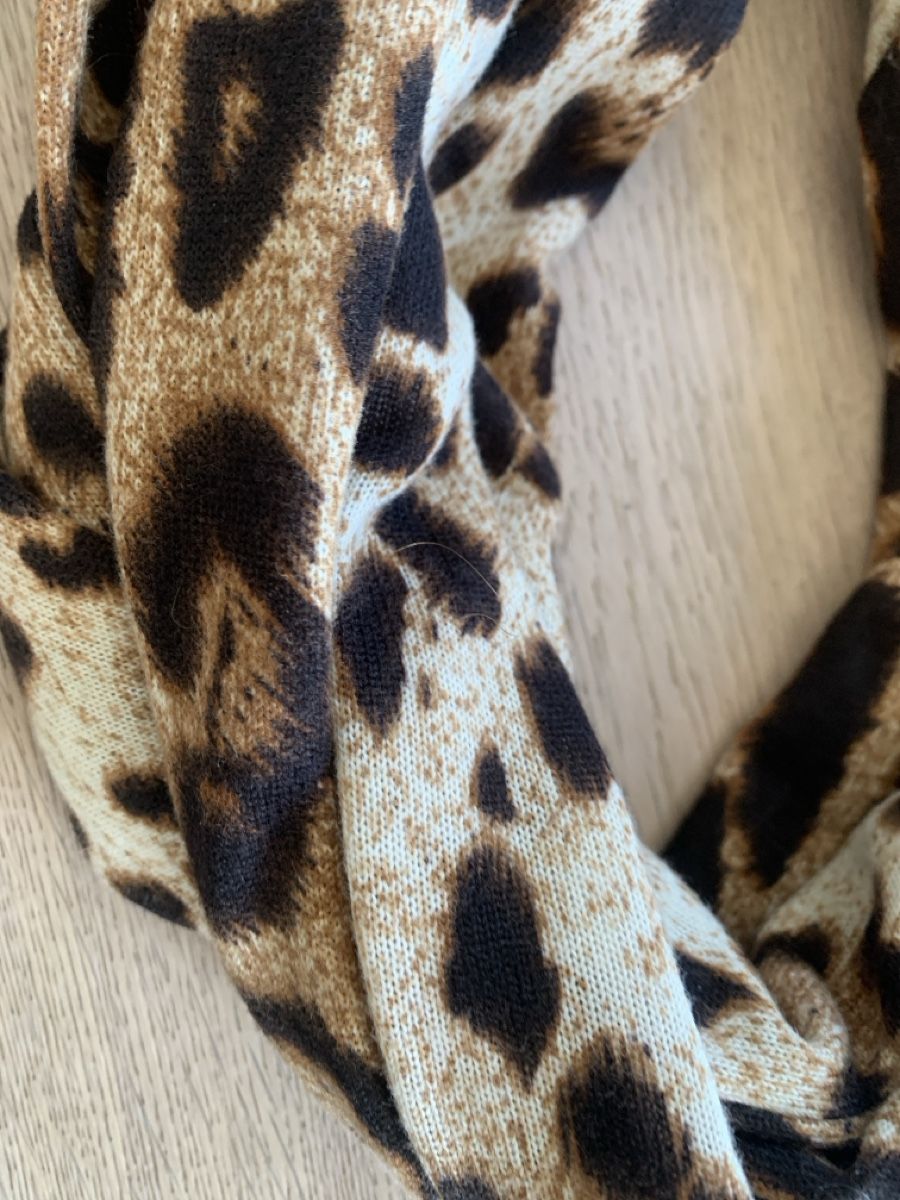 Foulard & Sciarpe: Leopard Print Scarf - Warm & Stylish (round) – Nuovo (secondo la descrizione) da Immensee venduto da Gitter 3