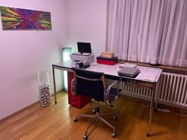 Korpus rot/Grau  Pasend zum Usm Tisch