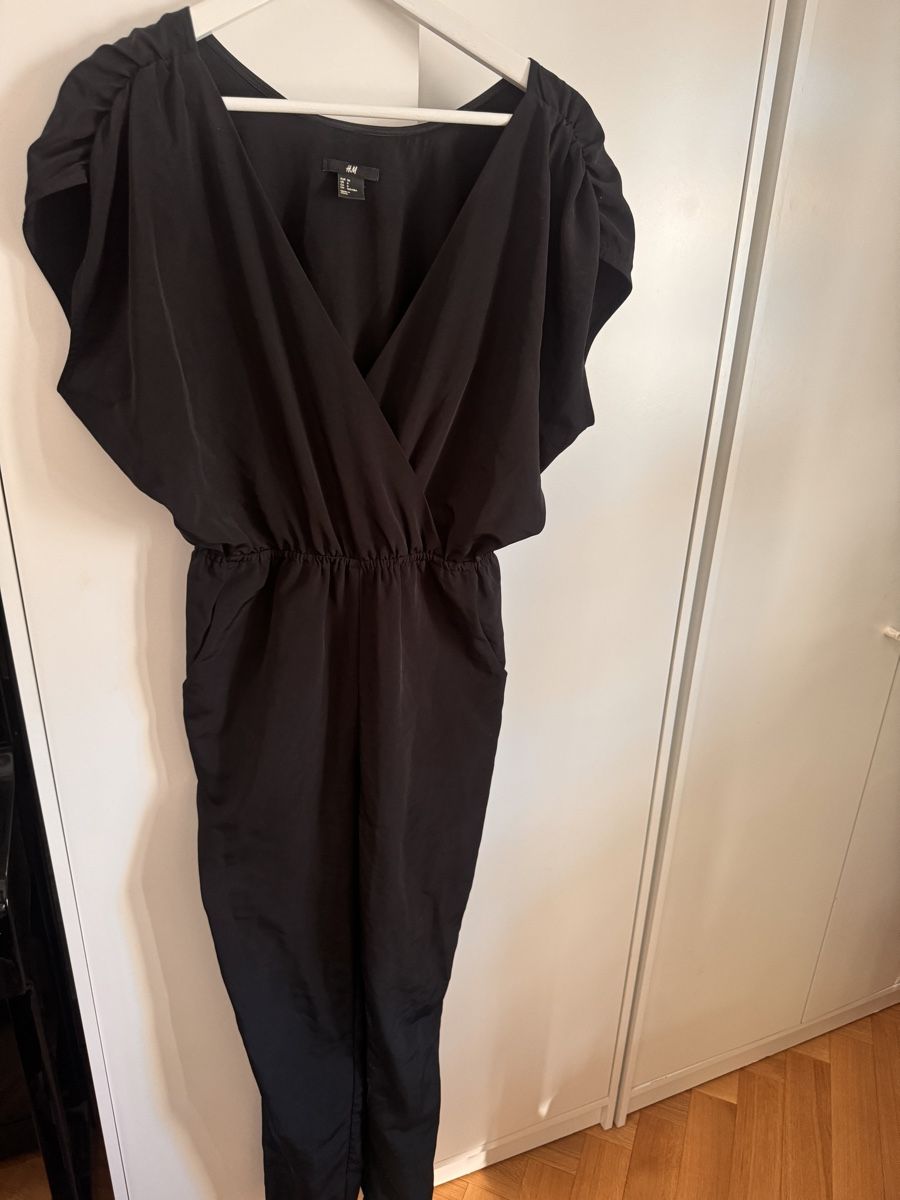 H&M Tute: Schwarzer Jumpsuit H&M 36 – Nuovo (secondo la descrizione) da Richterswil venduto da Manu55555 2
