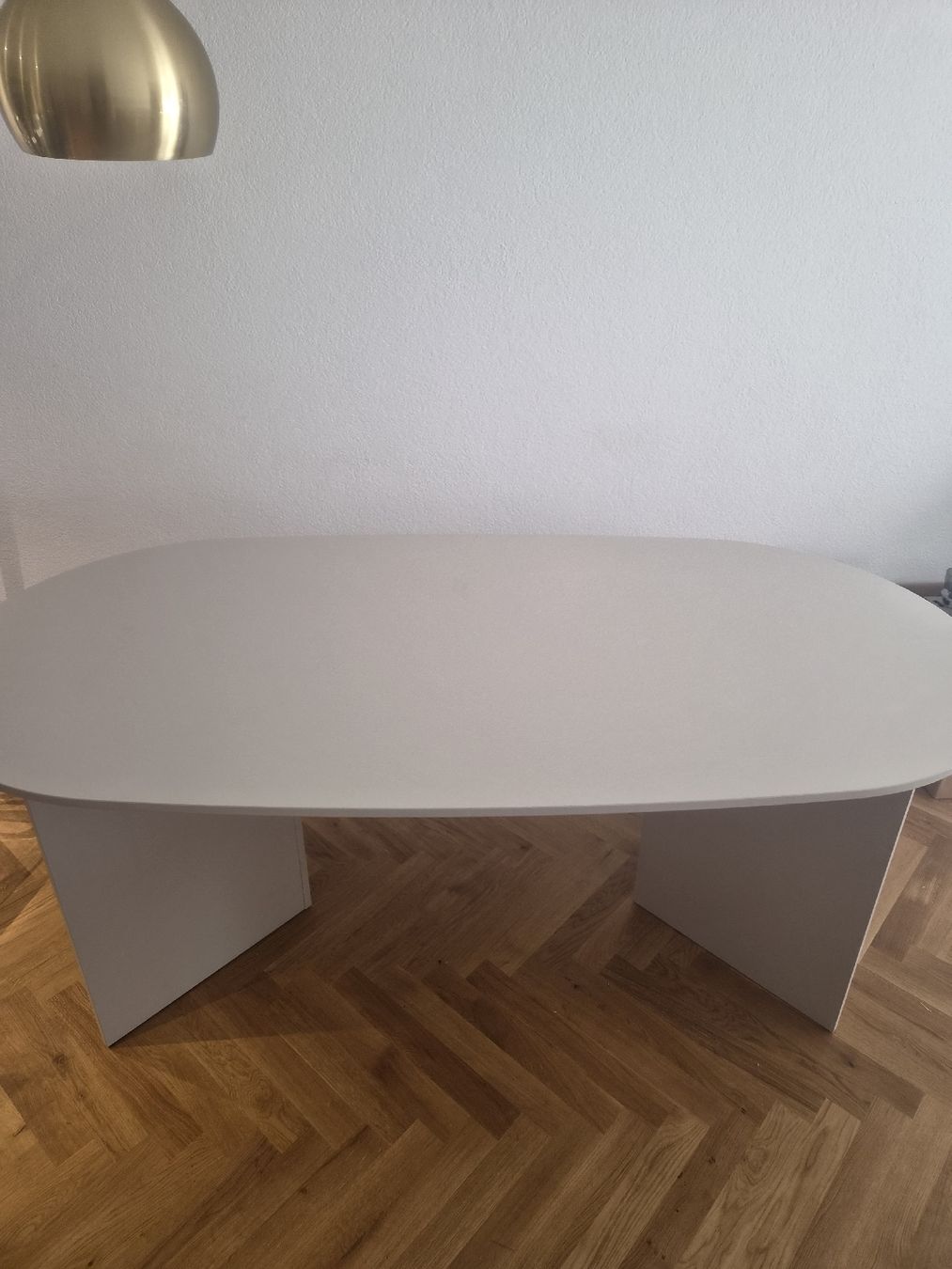 Tische: Esstisch oval hellgrau 200x100cm guter Zustand – Gebraucht aus Blauen von Casi7 1