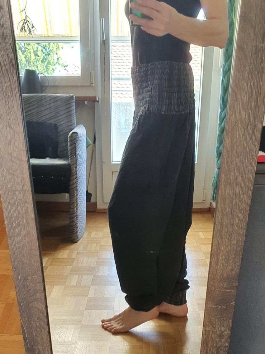 Pantaloni: Pumphose Sarouelhose Aladinhose Haremshose – Usato da Winterthur venduto da LaRoque
