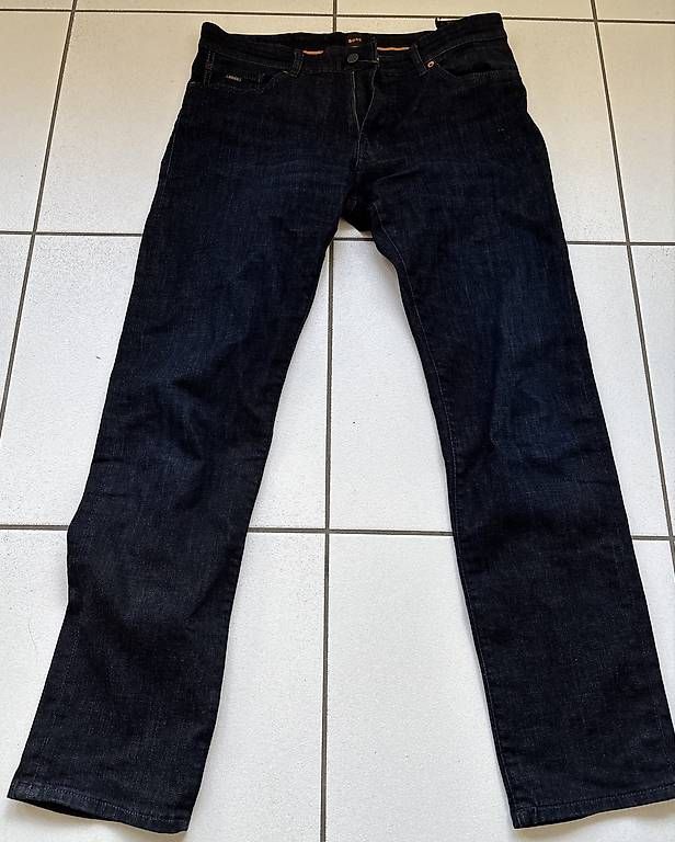 Hugo Boss Jeans: Boss Jeans - 36/34 – D'occasion à Walchwil par AlonsoXXX