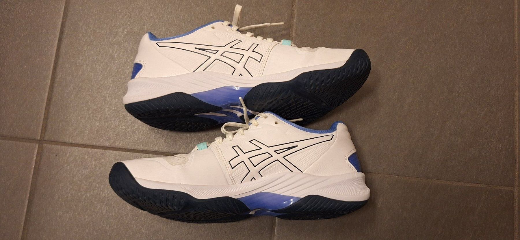 Asics Chaussures femmes: Asics, blanche – Neuf (Voir description) à Lussery-Villars par pousinete02 2