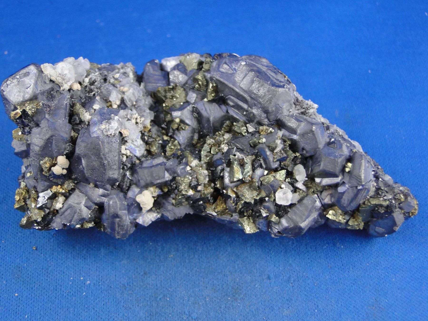 Mineralien & Heilsteine: Galena, Chalcopyrit, Pyrit und Quartz – Gebraucht aus Schinznach Bad von Demerald