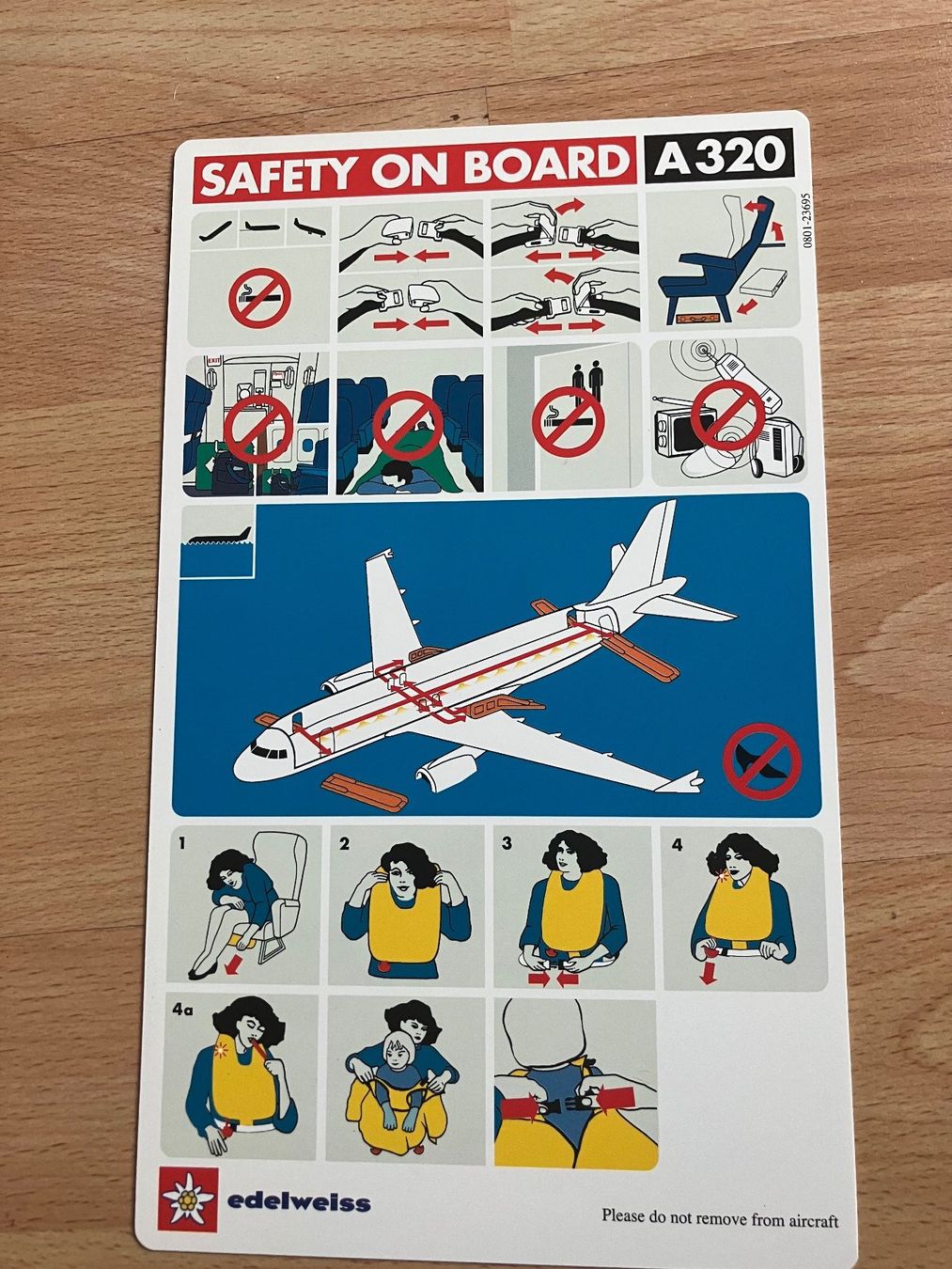 Swissair Documenti: Edelweiss Air A320 Safety card 2001 – Usato da Zürich venduto da Classic_Collection_Zurich 1