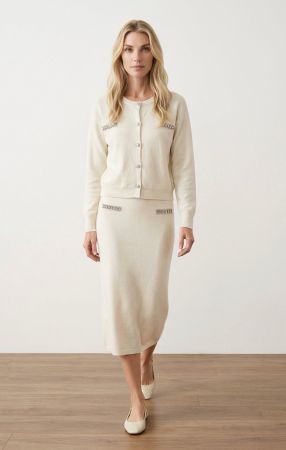 Styliesches Strickset – Cardigan und Rock beige mit Strass