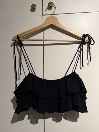 Top Bershka court à volants - noir - S